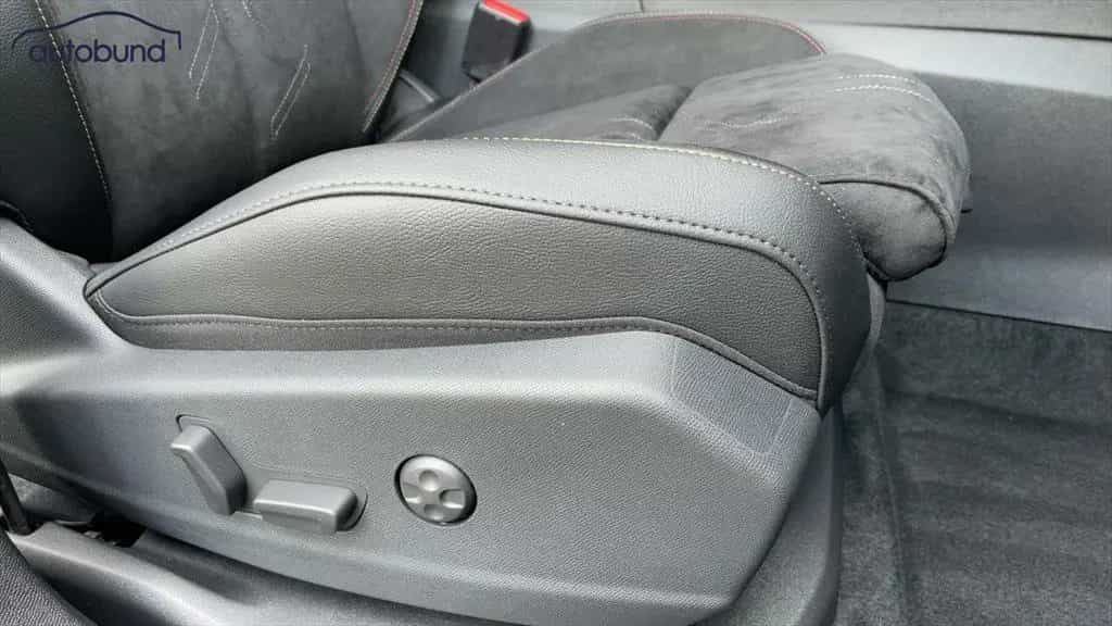 DS Automobiles DS7 (Crossback) 1,5 BlueHDI Autom. Pallas ALARM 04/2025-photo-25