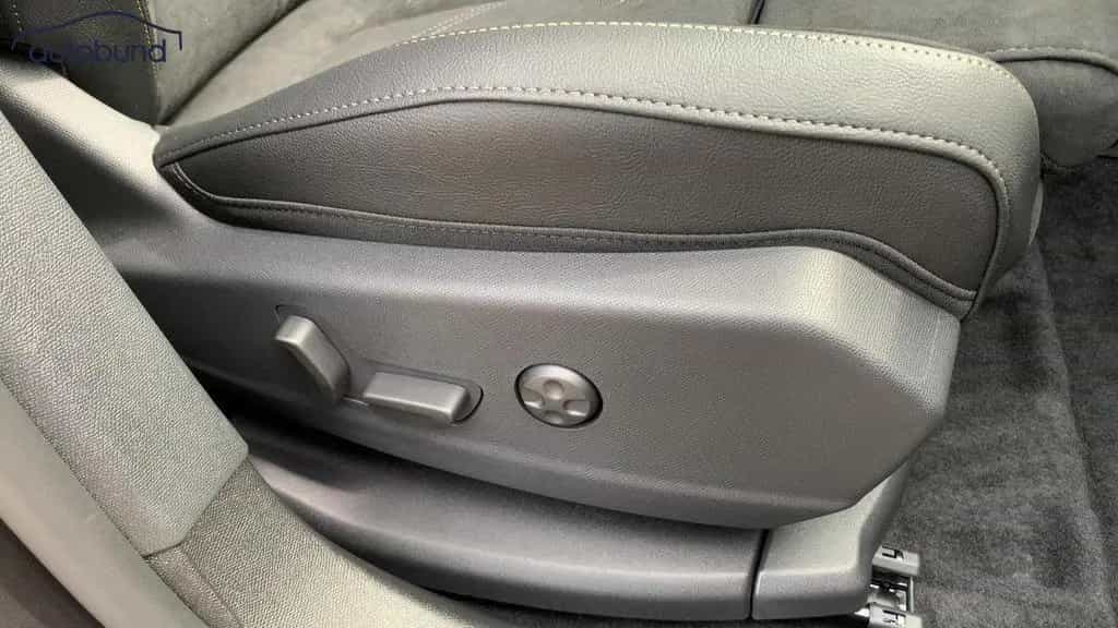 DS Automobiles DS7 (Crossback) 1,5 BlueHDI Autom. Pallas Alu KA 04/2025-photo-27