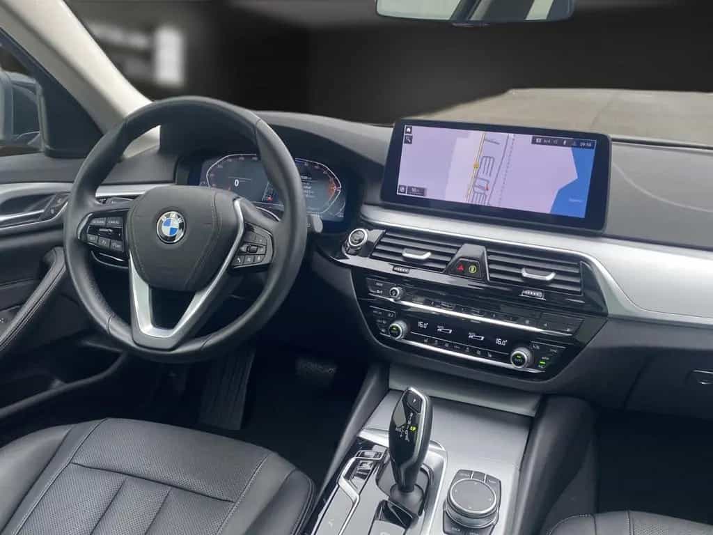 BMW 520 d Virtual*Pano*Kamera*Leder*LED*Parkassisten 12/2022-photo-11