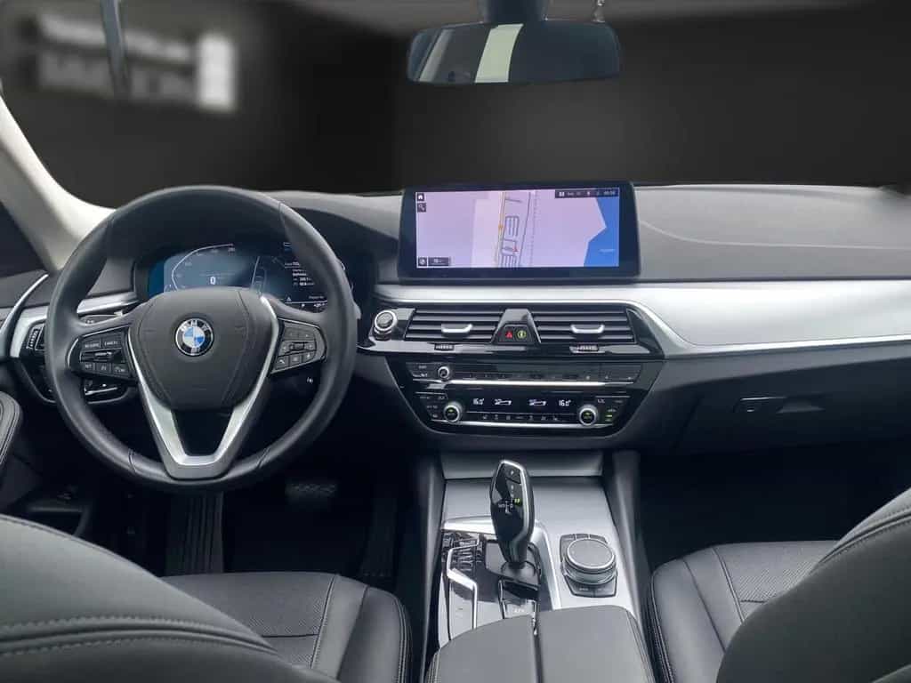 BMW 520 d Virtual*Pano*Kamera*Leder*LED*Parkassisten 12/2022-photo-12