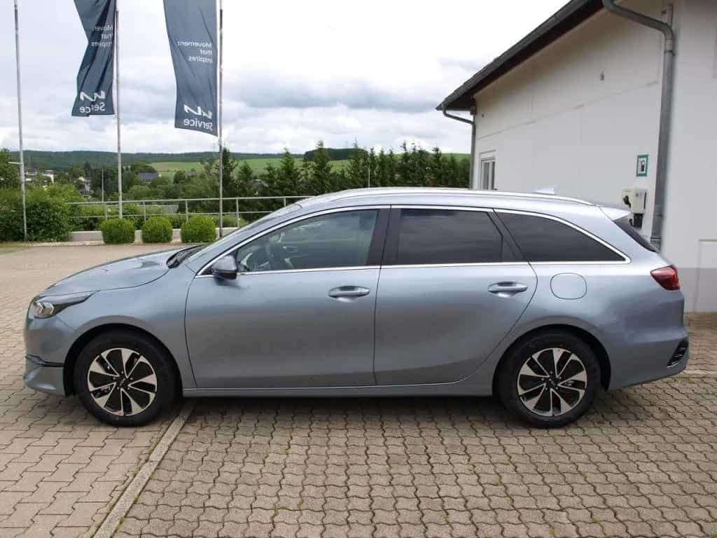 Kia Ceed SW 1.5 T OPF LED NAVI MJ25 KAMERA SZHZG TOP 06/2025-photo-1