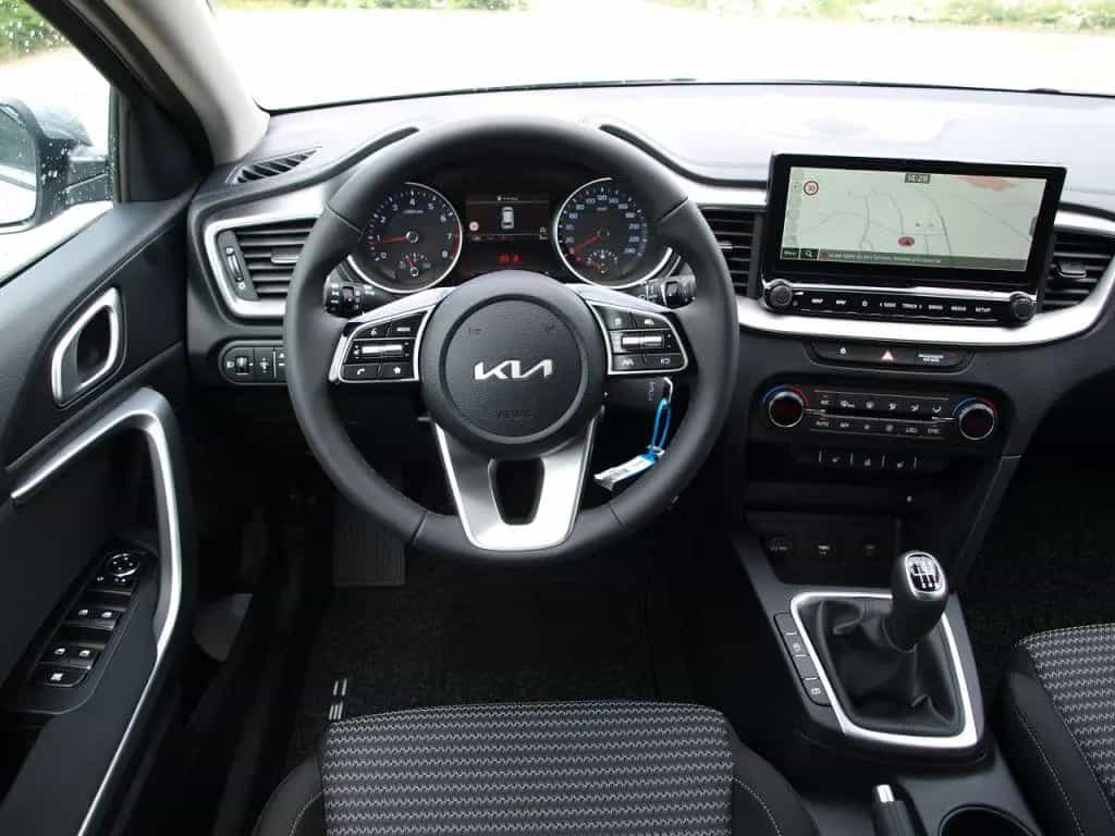Kia Ceed SW 1.5 T OPF LED NAVI MJ25 KAMERA SZHZG TOP 06/2025-photo-13