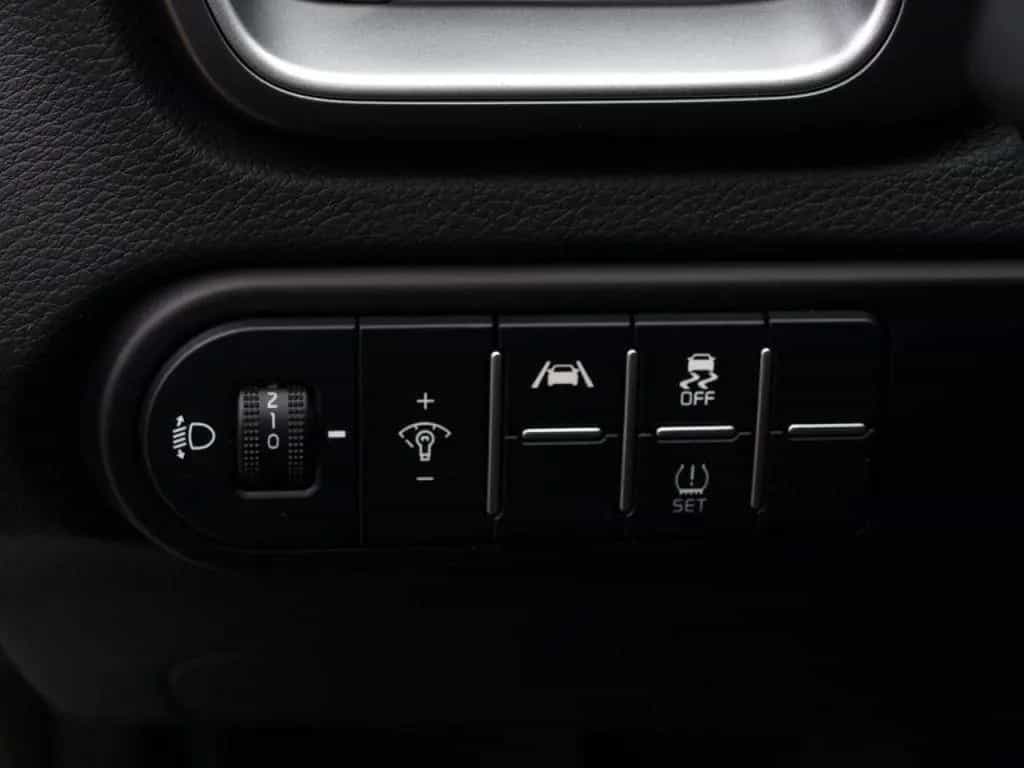 Kia Ceed SW 1.5 T OPF LED NAVI MJ25 KAMERA SZHZG TOP 06/2025-photo-15