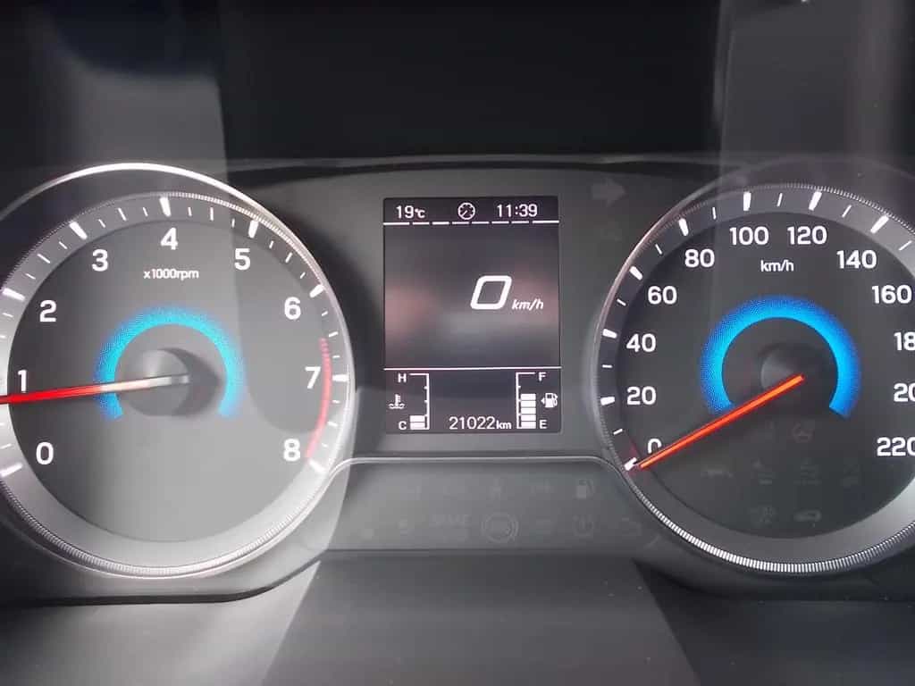 Ssangyong Tivoli Quartz 1.5 T Navi  Kamera PDC SHZ 07/2020-photo-19