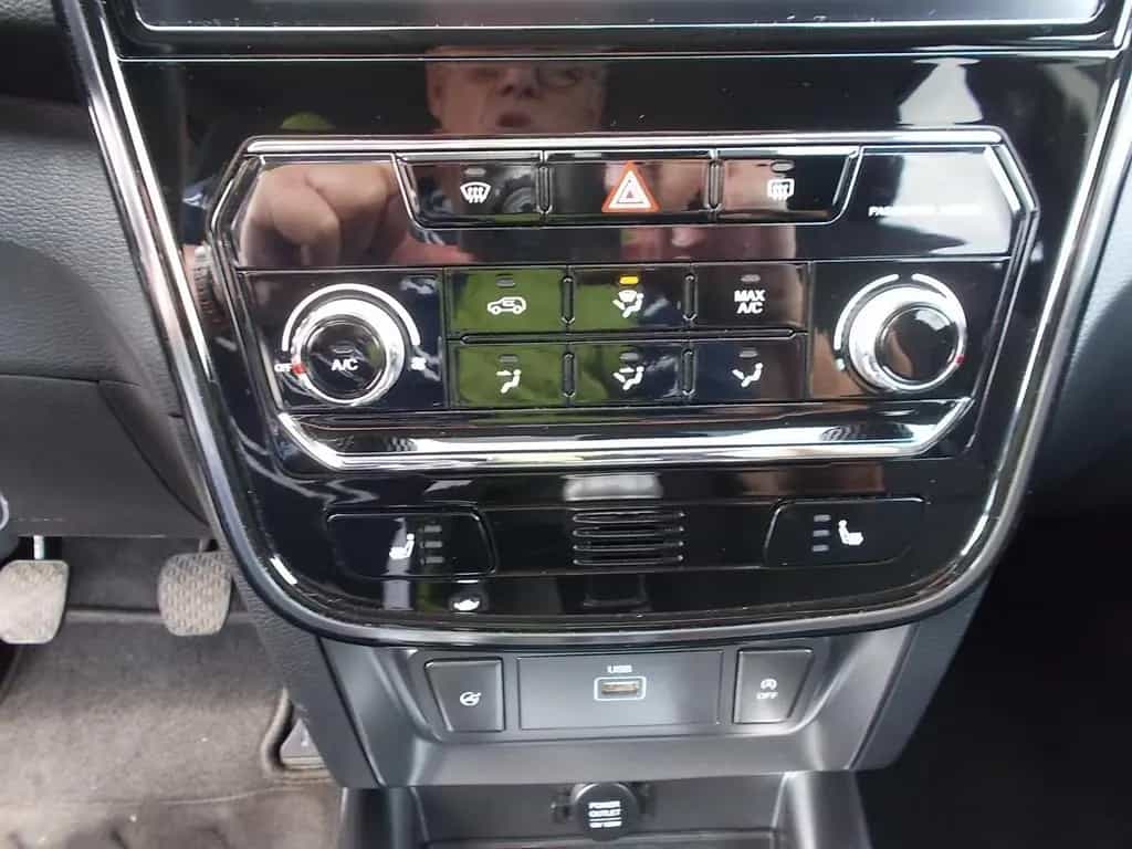 Ssangyong Tivoli Quartz 1.5 T Navi  Kamera PDC SHZ 07/2020-photo-22