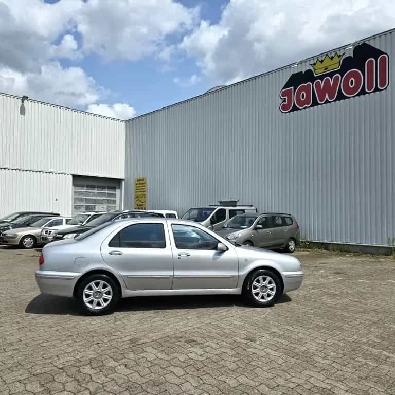 Lancia Lybra 2.0i LX 82000 KM AUTOM NAVI ALU KLIMAAUTOM 04/2000-photo-0