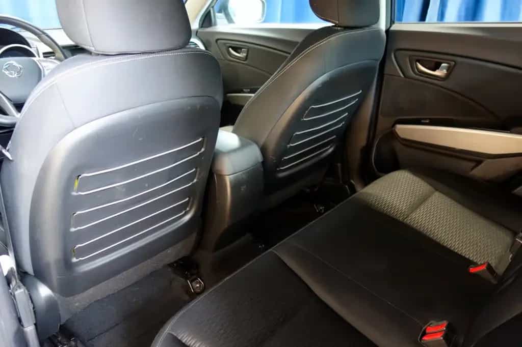 Ssangyong Tivoli 1.6 e-XGi 160 SAPPHIRE 2WD"TÜV"GARANTIE 01/2020-photo-13
