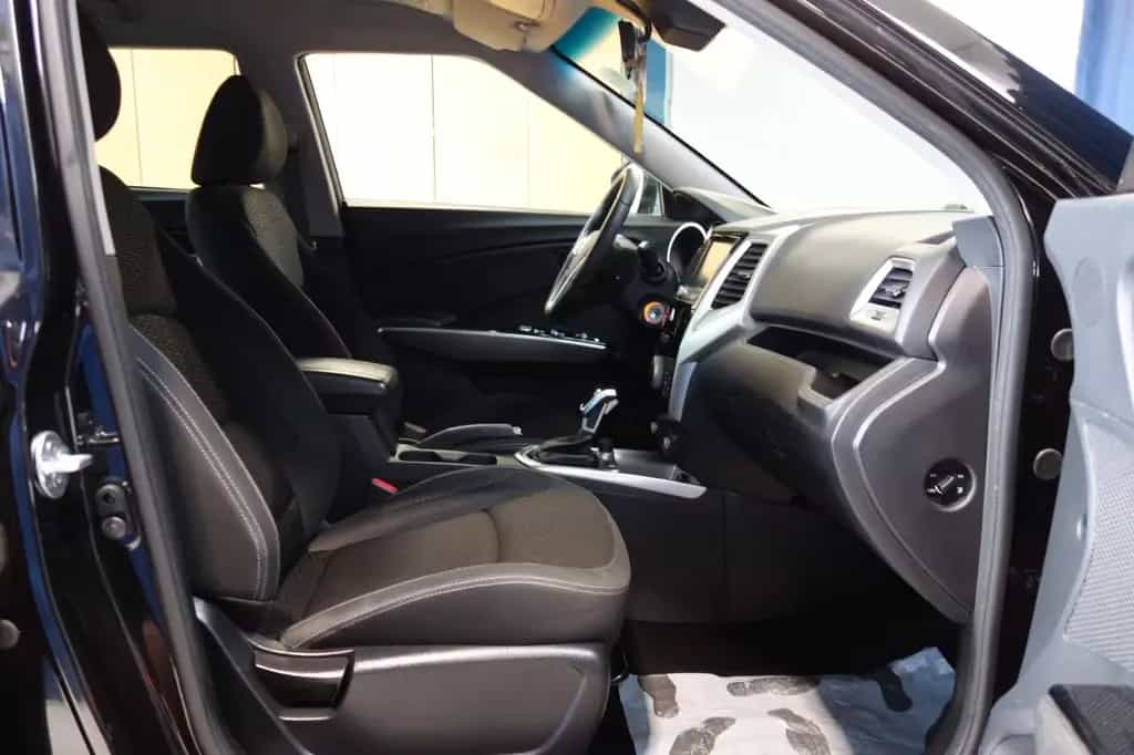 Ssangyong Tivoli 1.6 e-XGi 160 SAPPHIRE 2WD"TÜV"GARANTIE 01/2020-photo-15