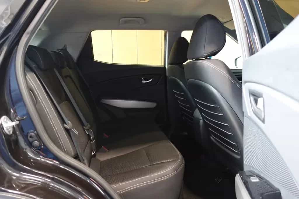 Ssangyong Tivoli 1.6 e-XGi 160 SAPPHIRE 2WD"TÜV"GARANTIE 01/2020-photo-19