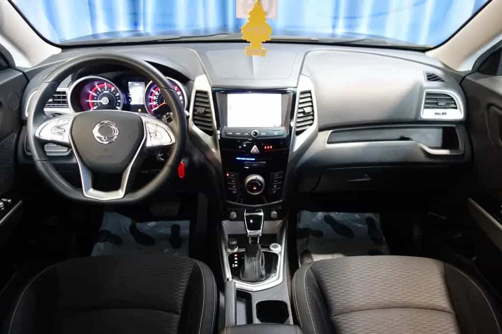 Ssangyong Tivoli 1.6 e-XGi 160 SAPPHIRE 2WD"TÜV"GARANTIE 01/2020-photo-21