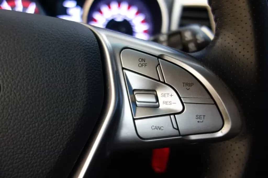 Ssangyong Tivoli 1.6 e-XGi 160 SAPPHIRE 2WD"TÜV"GARANTIE 01/2020-photo-25