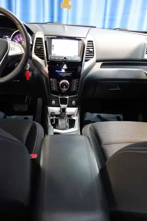 Ssangyong Tivoli 1.6 e-XGi 160 SAPPHIRE 2WD"TÜV"GARANTIE 01/2020-photo-26