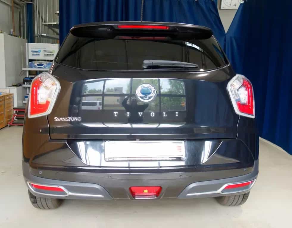 Ssangyong Tivoli 1.6 e-XGi 160 SAPPHIRE 2WD"TÜV"GARANTIE 01/2020-photo-3