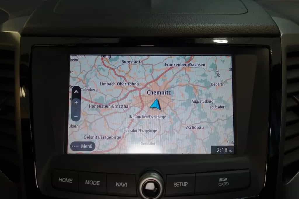Ssangyong Tivoli 1.6 e-XGi 160 SAPPHIRE 2WD"TÜV"GARANTIE 01/2020-photo-34