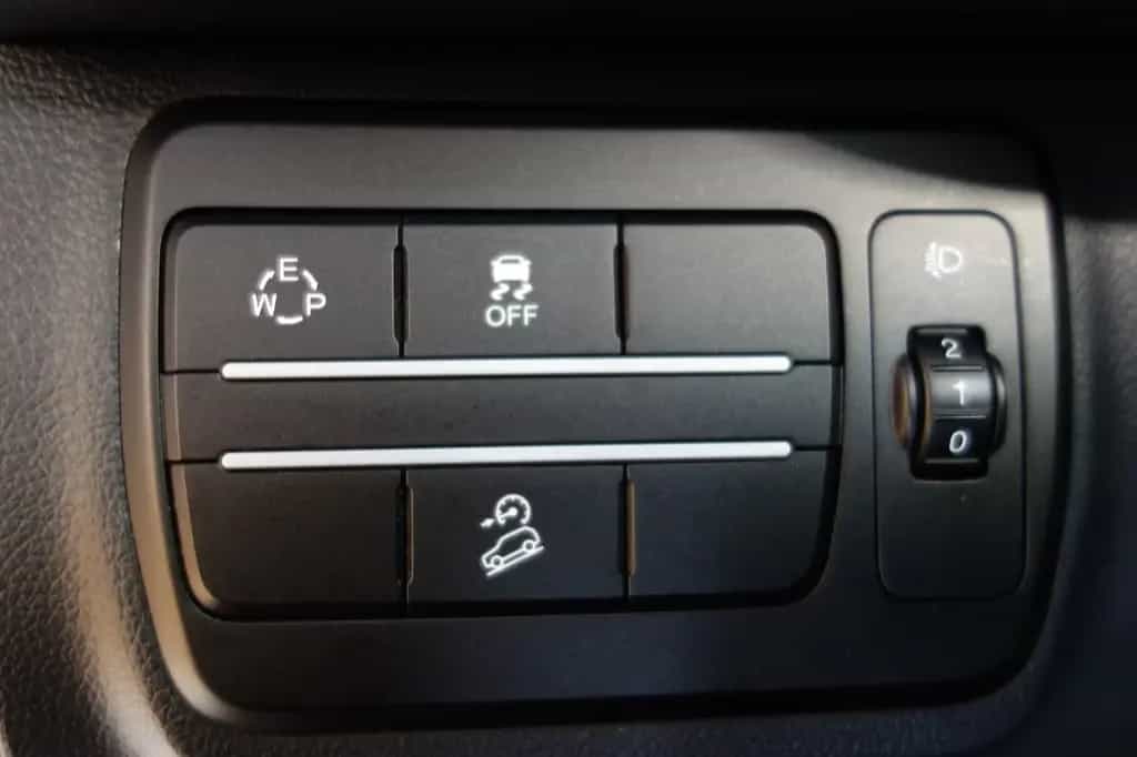 Ssangyong Tivoli 1.6 e-XGi 160 SAPPHIRE 2WD"TÜV"GARANTIE 01/2020-photo-36