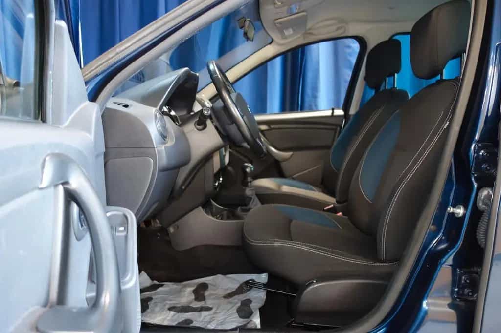 Dacia Duster Celebration 4x2"Motorschaden" 11/2014-photo-10