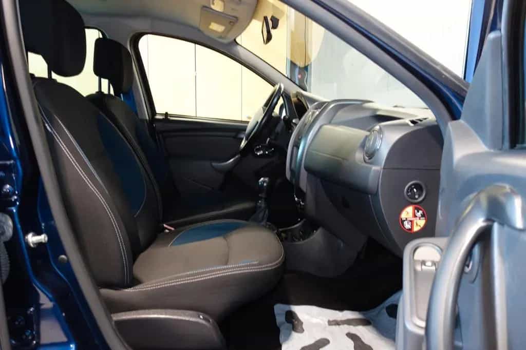 Dacia Duster Celebration 4x2"Motorschaden" 11/2014-photo-16