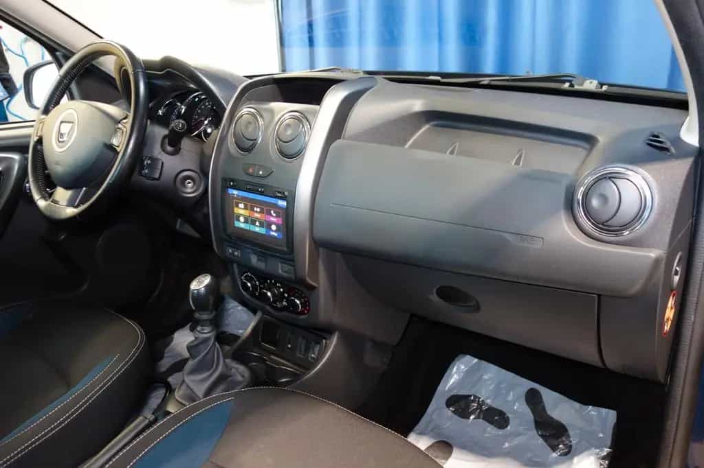 Dacia Duster Celebration 4x2"Motorschaden" 11/2014-photo-20