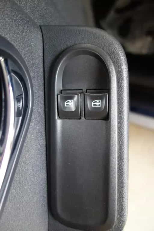 Dacia Duster Celebration 4x2"Motorschaden" 11/2014-photo-33