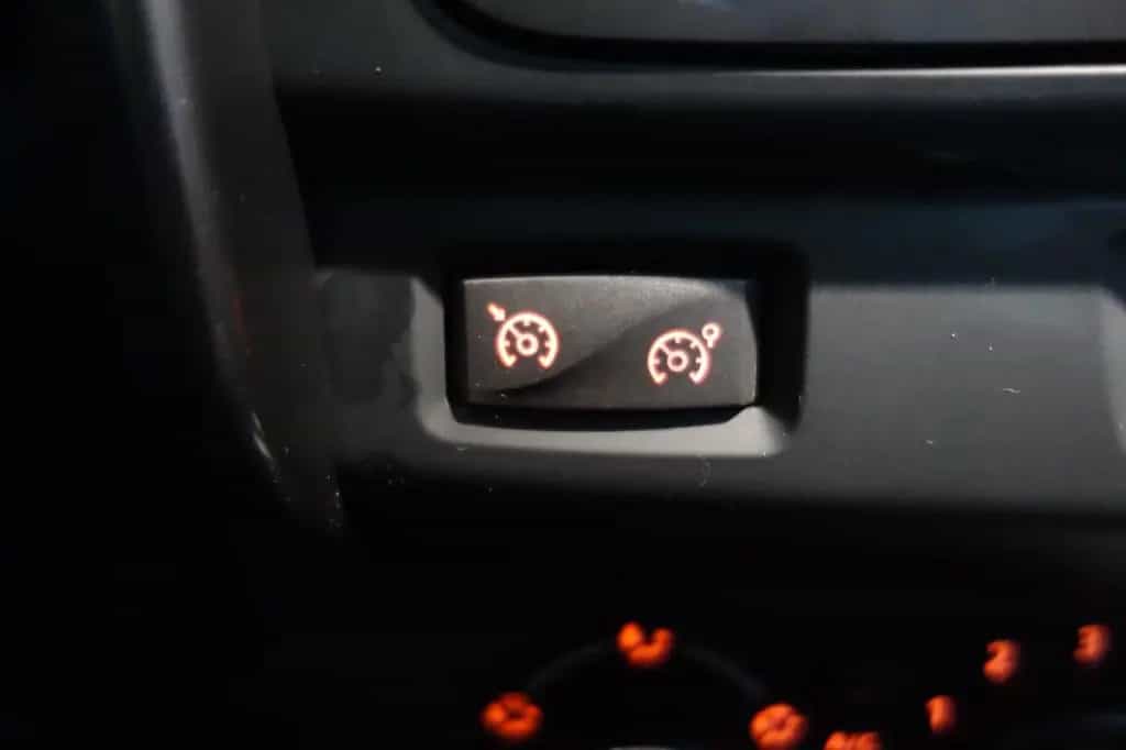 Dacia Duster Celebration 4x2"Motorschaden" 11/2014-photo-36