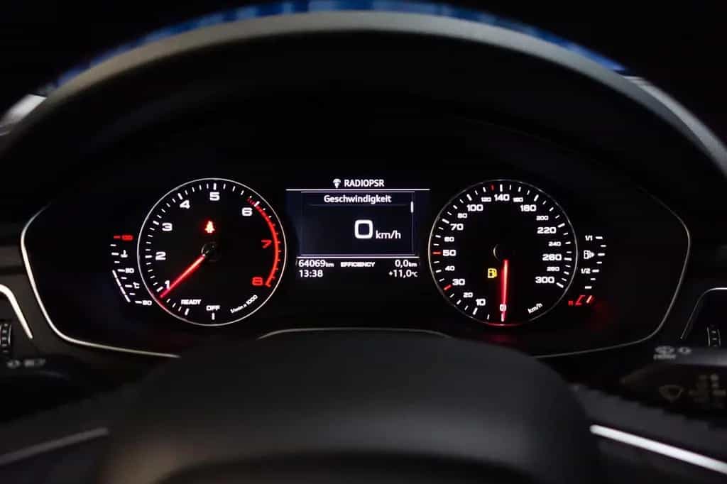 Audi A4 Avant 40 TFSI Top gepflegt Auto 01/2019-photo-31