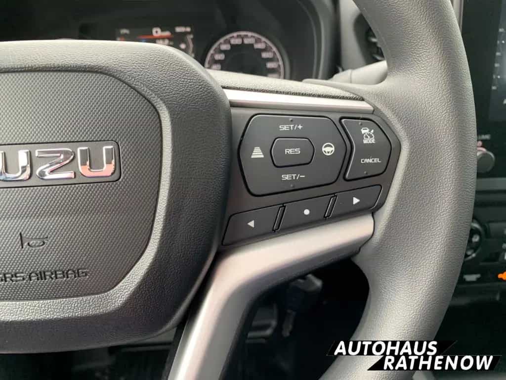 Isuzu D-Max Double Cab 4WD L Allrad EU6e Totwinkelassi null-photo-14