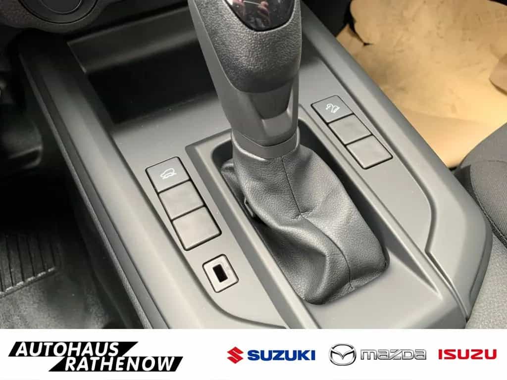 Isuzu D-Max Double Cab 4WD L Allrad EU6e Totwinkelassi null-photo-17