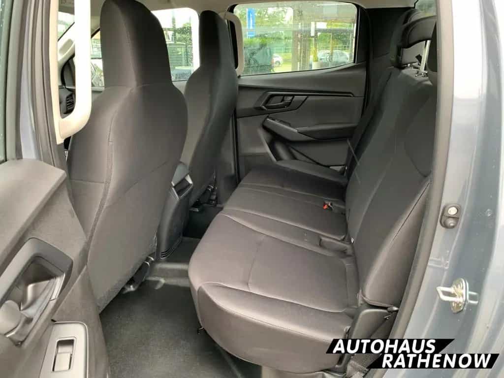 Isuzu D-Max Double Cab 4WD L Allrad EU6e Totwinkelassi null-photo-8