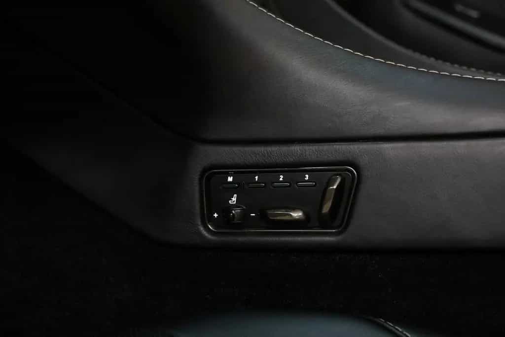 Aston Martin Vanquish Volante 6.0 V12 2+2|CarbonBlack|Ceramic 05/2015-photo-32