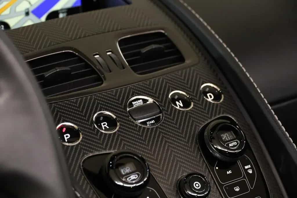 Aston Martin Vanquish Volante 6.0 V12 2+2|CarbonBlack|Ceramic 05/2015-photo-34