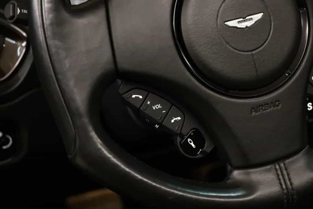 Aston Martin Vanquish Volante 6.0 V12 2+2|CarbonBlack|Ceramic 05/2015-photo-43