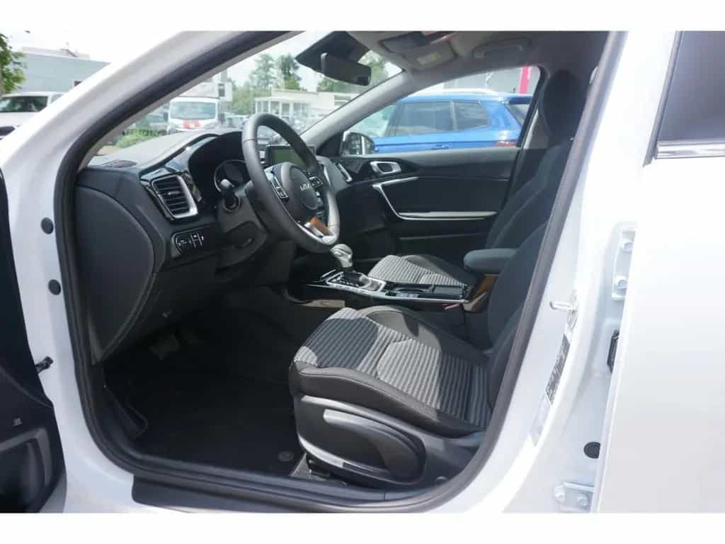 Kia Ceed_sw 1.5T 140 Ultimate Edition DCT7 AHK Navi 01/2026-photo-15