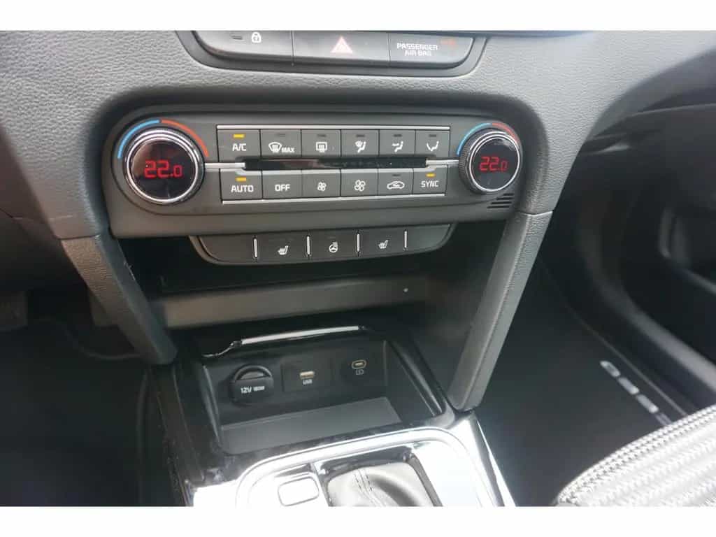 Kia Ceed_sw 1.5T 140 Ultimate Edition DCT7 AHK Navi 01/2026-photo-21