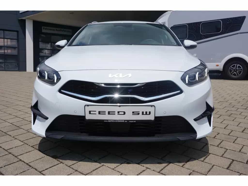 Kia Ceed_sw 1.5T 140 Ultimate Edition DCT7 AHK Navi 01/2026-photo-8