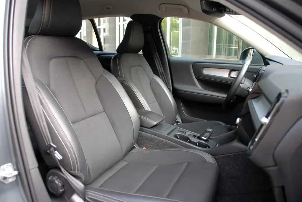 Volvo XC40 Momentum 2WD| LED| AUTOMATIK| CARPLAY| NAVI 05/2019-photo-12