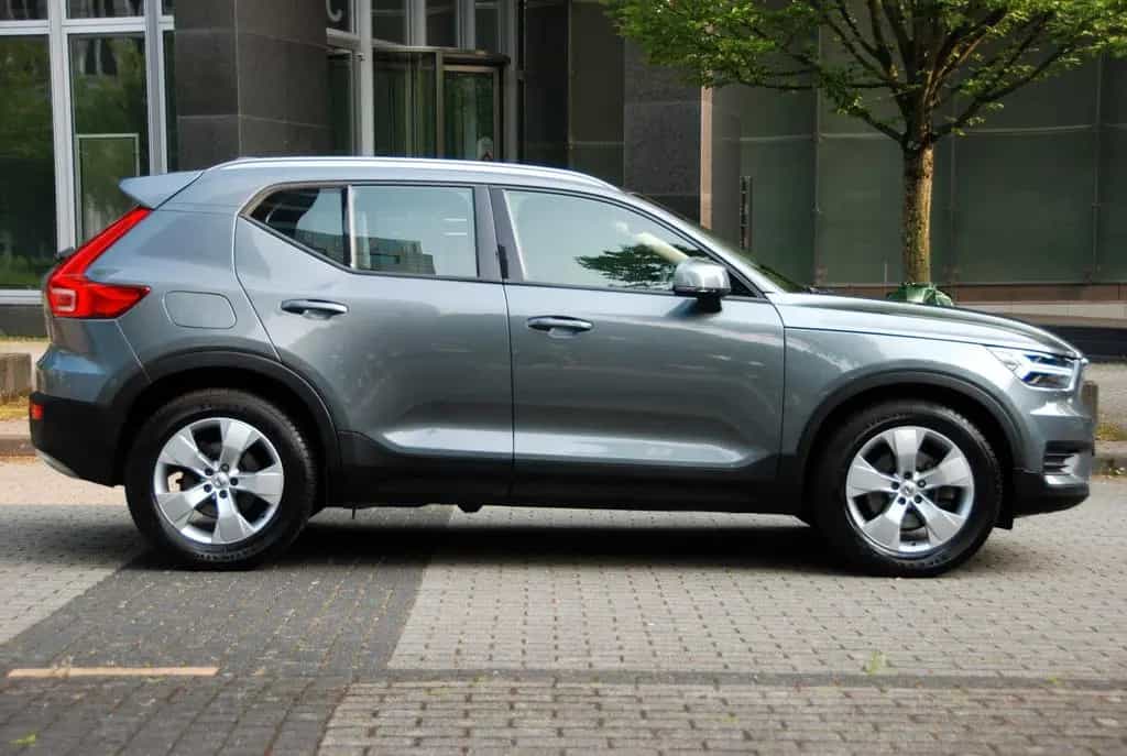 Volvo XC40 Momentum 2WD| LED| AUTOMATIK| CARPLAY| NAVI 05/2019-photo-3