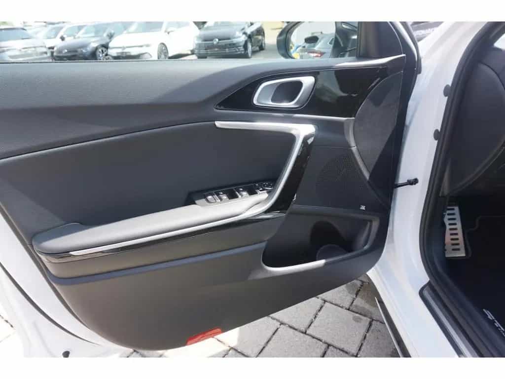Kia Ceed 1.5T 140 GT Line DCT7 Navi Indukt. Virt. Co 12/2025-photo-8
