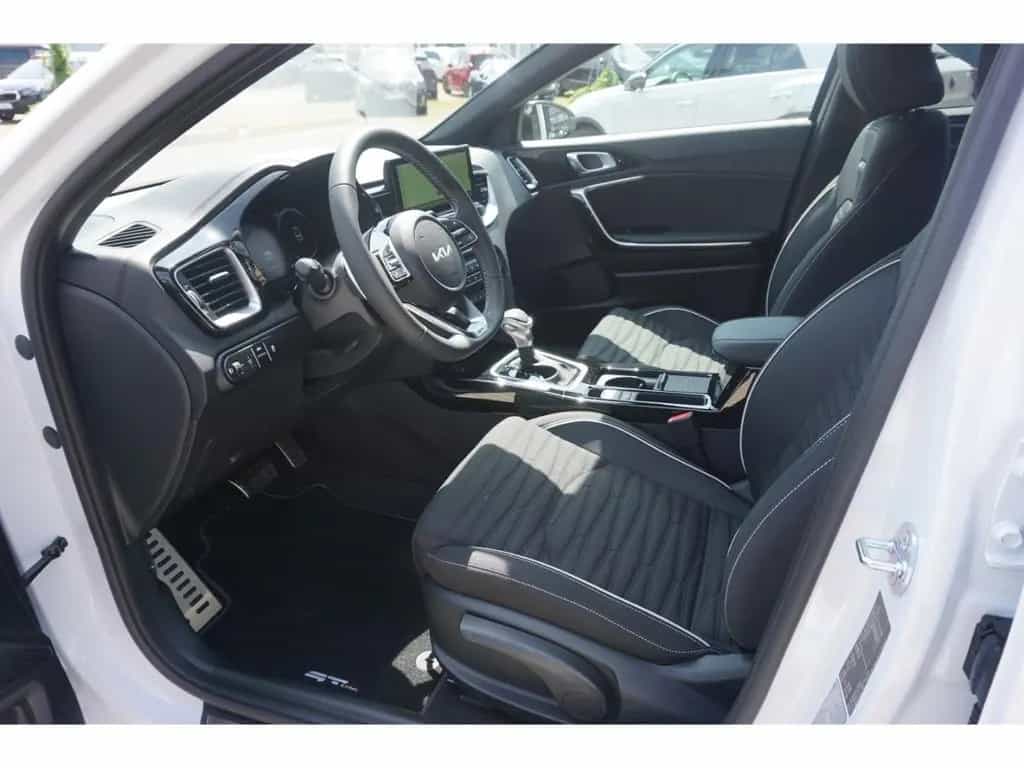 Kia Ceed 1.5T 140 GT Line DCT7 Navi Indukt. Virt. Co 12/2025-photo-13