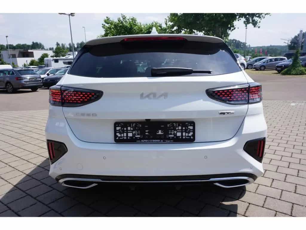 Kia Ceed 1.5T 140 GT Line DCT7 Navi Indukt. Virt. Co 12/2025-photo-3