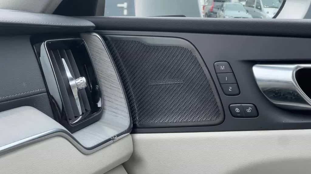 Volvo XC60 B5 D Ultimate Bright AWD*AHK*STHZG*Massage* 12/2022-photo-20