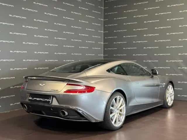 Aston Martin Vanquish ASTON MARTIN V12 Vanquish Vanquish Carbon Coupé 04/2016-photo-2