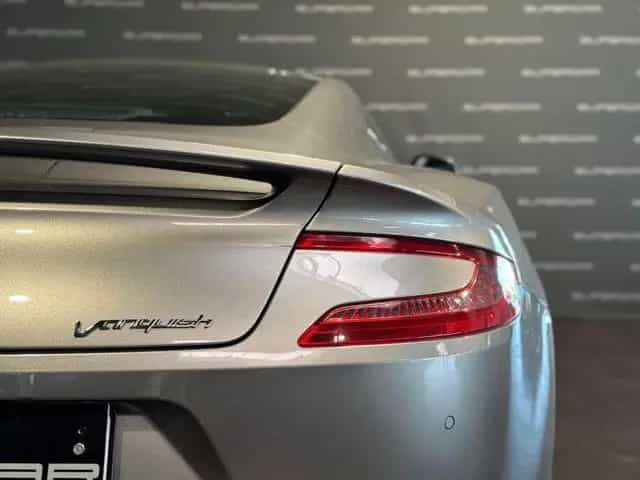 Aston Martin Vanquish ASTON MARTIN V12 Vanquish Vanquish Carbon Coupé 04/2016-photo-5