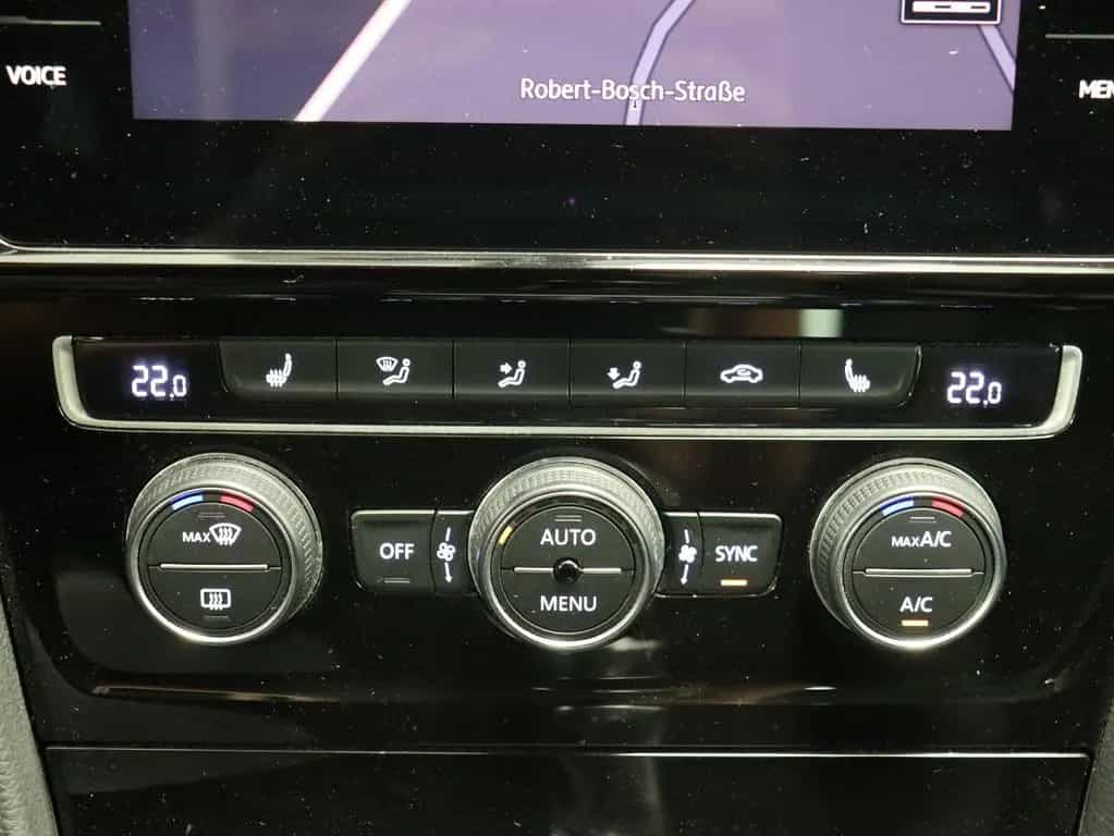 Volkswagen Golf VII 1.5 TSI Highline R-LINE Navi LED 17Zoll 01/2019-photo-12