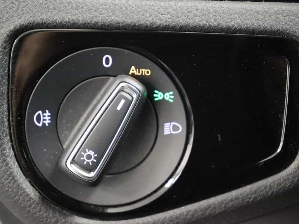 Volkswagen Golf VII 1.5 TSI Highline R-LINE Navi LED 17Zoll 01/2019-photo-9