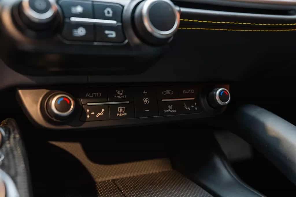 Ferrari GTC4Lusso T V8*Lift*Carbon LED*Sunroof*JBL 08/2017-photo-39