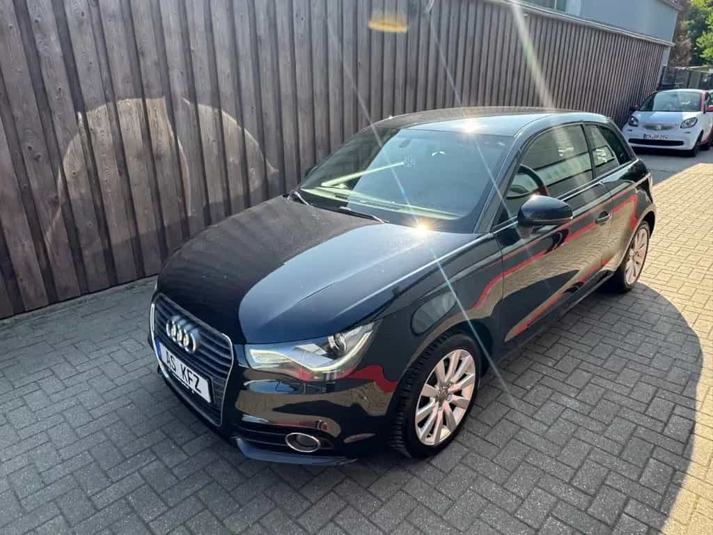 Audi A1 Ambition SHZ NAVI XENON PDC ALU`S KLIMA 09/2013-photo-0