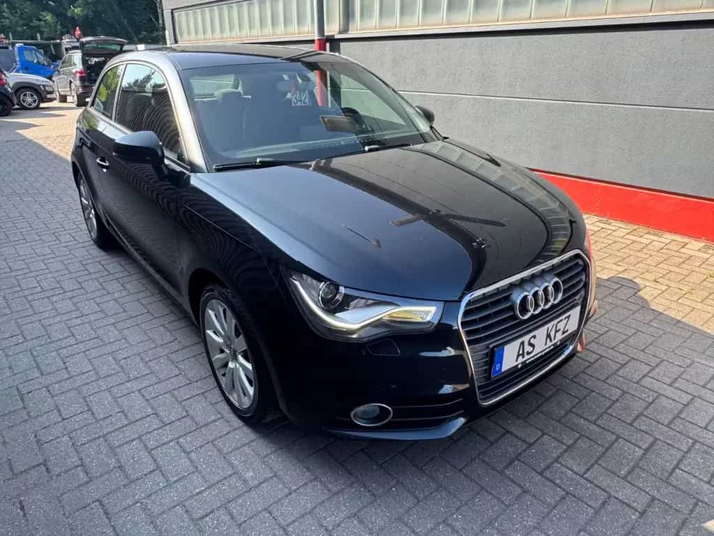 Audi A1 Ambition SHZ NAVI XENON PDC ALU`S KLIMA 09/2013-photo-1