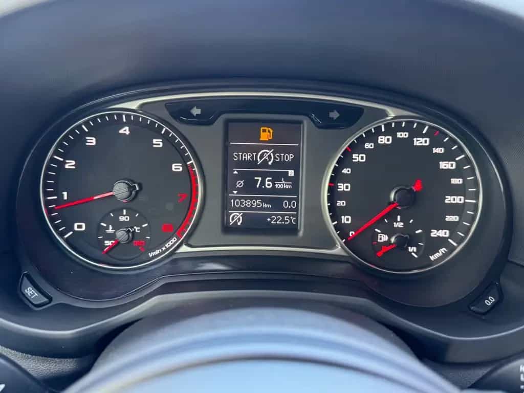 Audi A1 Ambition SHZ NAVI XENON PDC ALU`S KLIMA 09/2013-photo-12