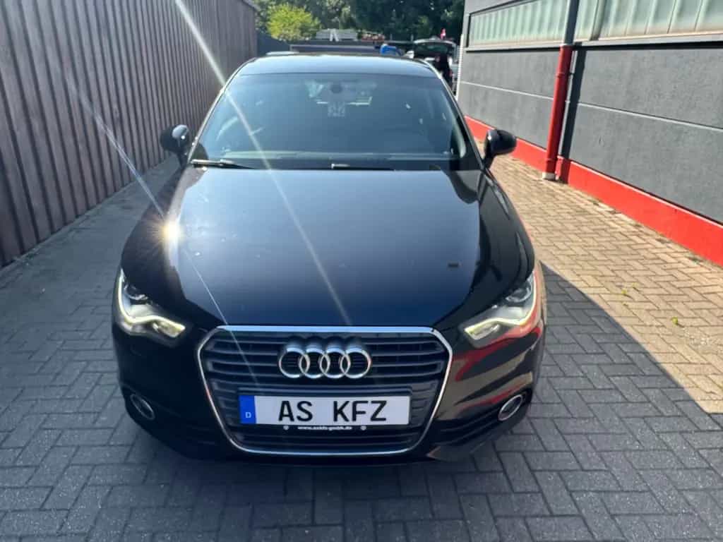 Audi A1 Ambition SHZ NAVI XENON PDC ALU`S KLIMA 09/2013-photo-2