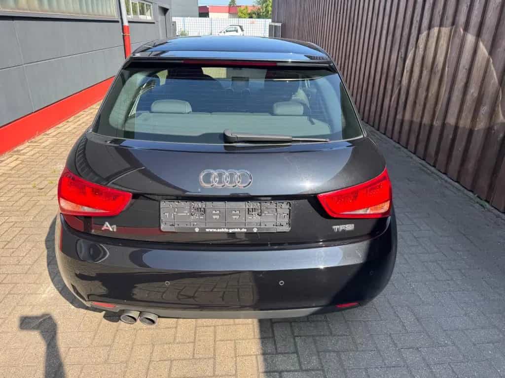 Audi A1 Ambition SHZ NAVI XENON PDC ALU`S KLIMA 09/2013-photo-5
